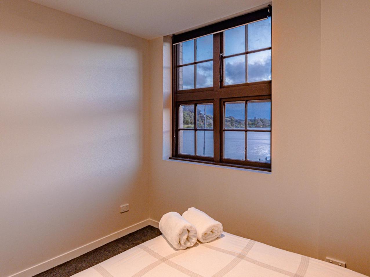 וונגאנואי Johnston Apartments - Award-Winning Building, Your Unforgettable Stay מראה חיצוני תמונה