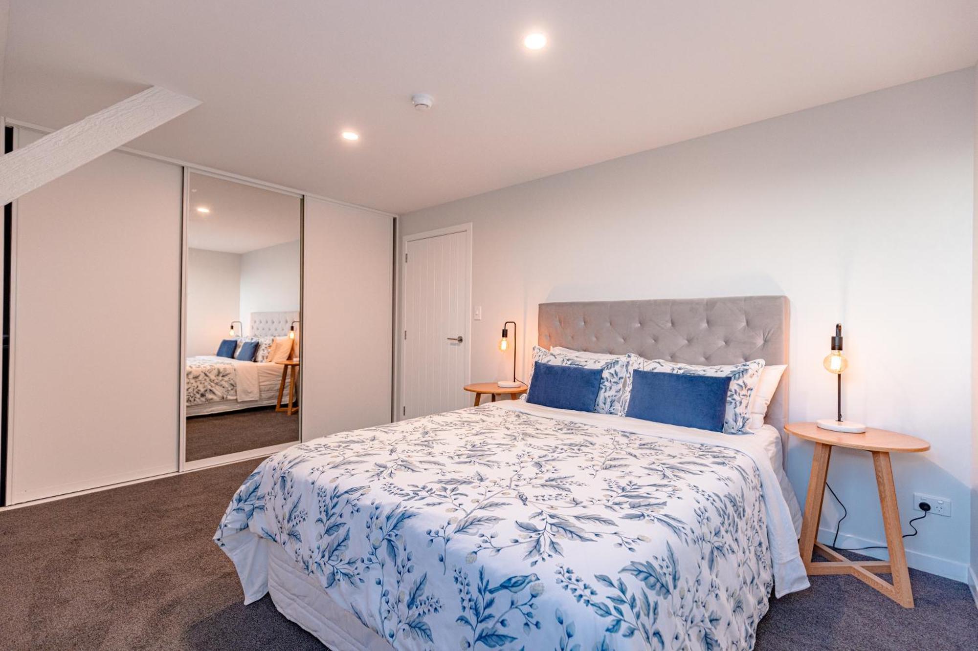 וונגאנואי Johnston Apartments - Award-Winning Building, Your Unforgettable Stay מראה חיצוני תמונה