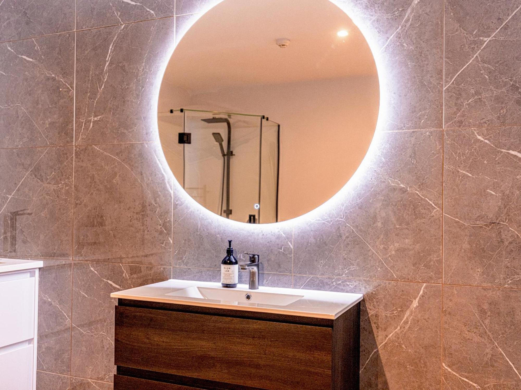 וונגאנואי Johnston Apartments - Award-Winning Building, Your Unforgettable Stay מראה חיצוני תמונה